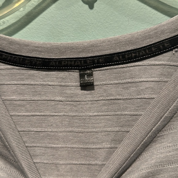 New ALPHALETE Hero Seammless short sleeve tee|color Smoke Bomb|SZ medium, Large - Picture 6 of 7